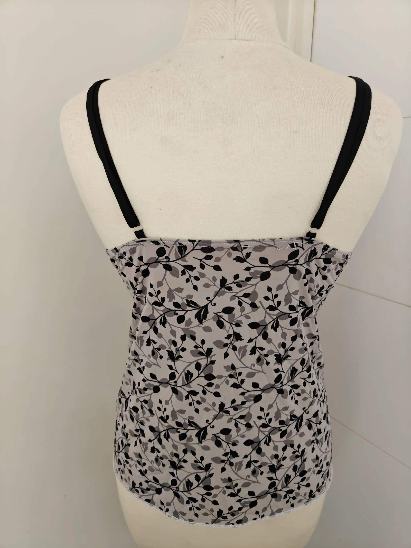 Top de spaghetti preto/branco da Bershka, tamanho L – photo 5